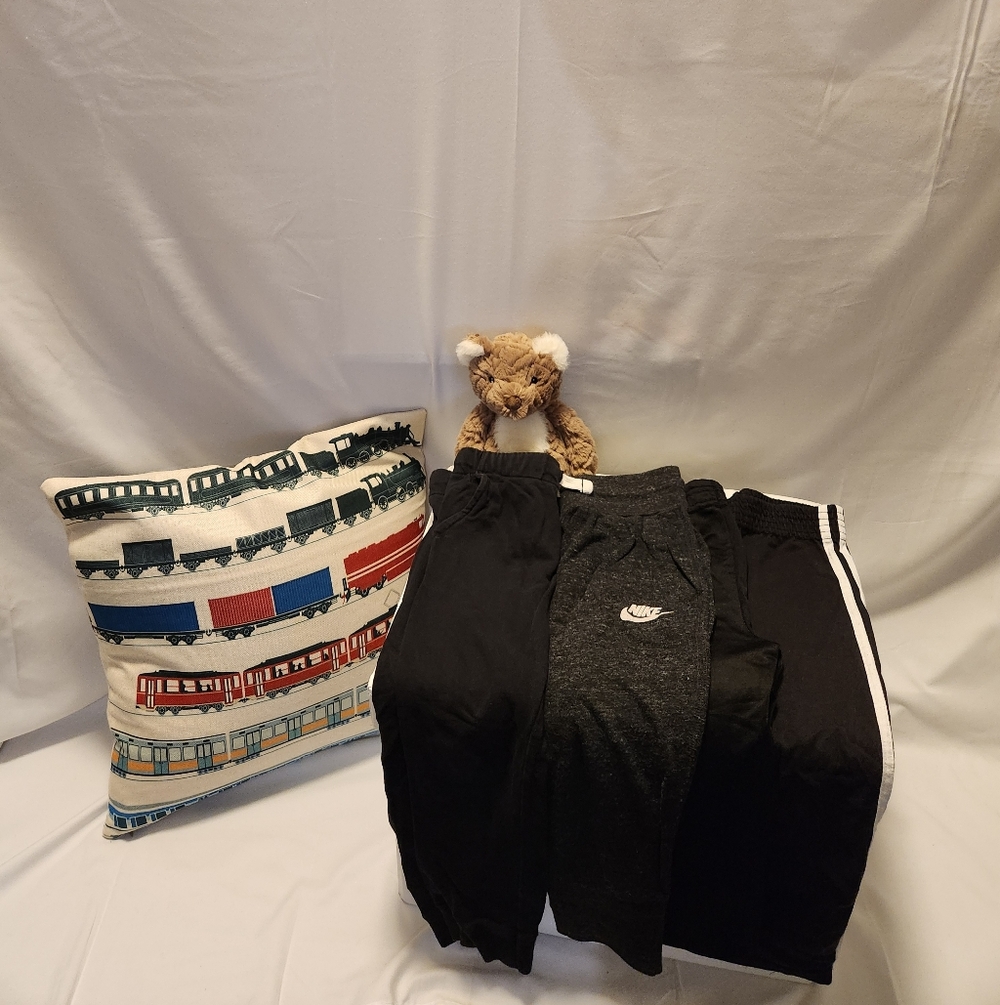 Nike Black and Dark Gray Sweatpants 2T-3T